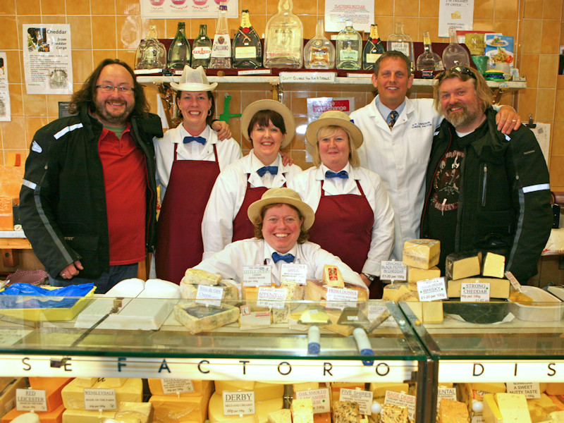 Simon and his Cheese Factor team with Dave and Si